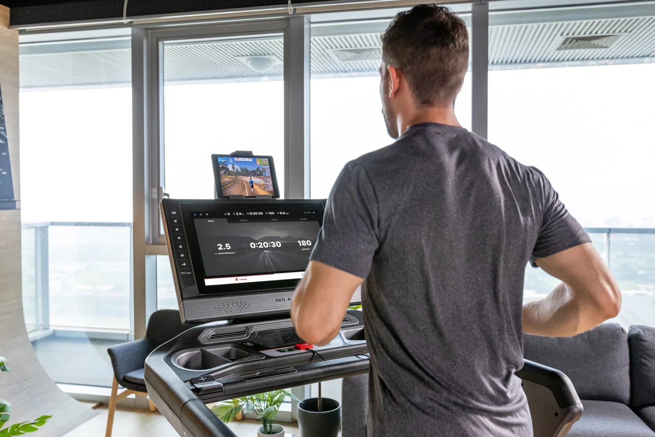 SOLE F89 Treadmill - Image 5