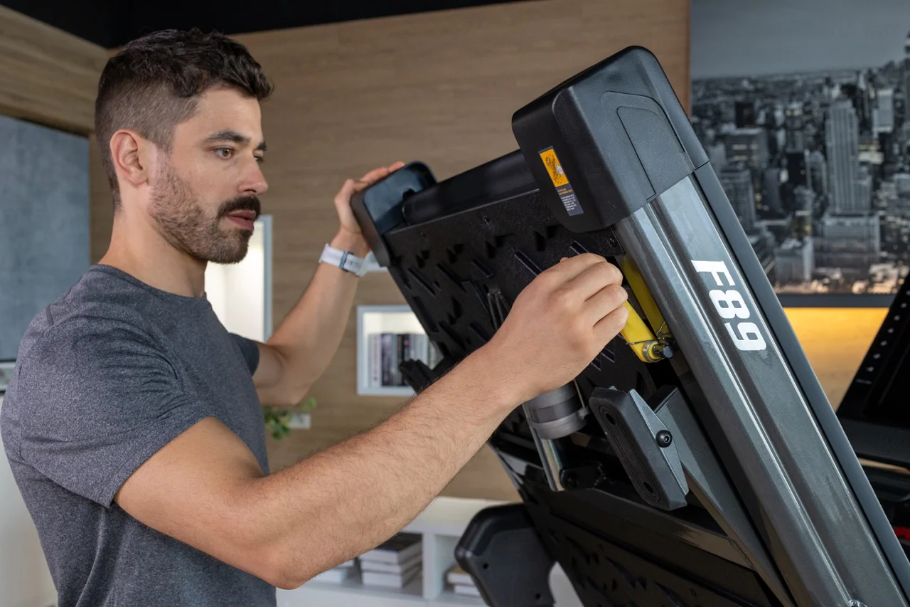 SOLE F89 Treadmill - Image 8